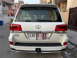 تۆیۆتا لاند کروزەر